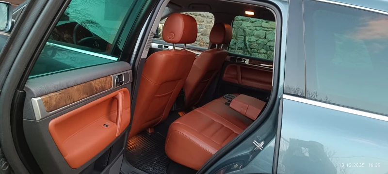 VW Touareg, снимка 12 - Автомобили и джипове - 52805020