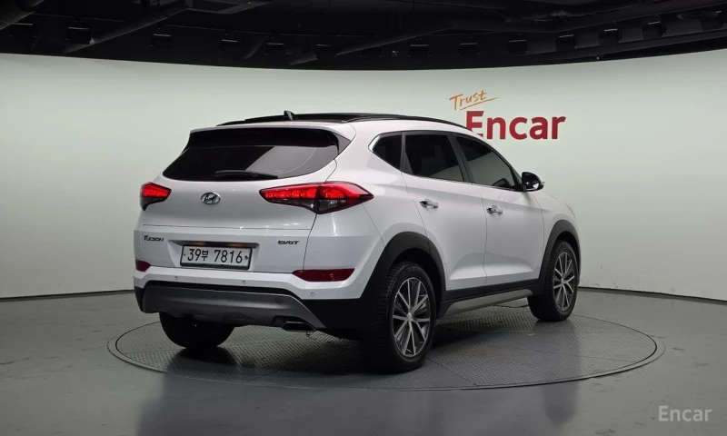 Hyundai Tucson, снимка 2 - Автомобили и джипове - 52908431