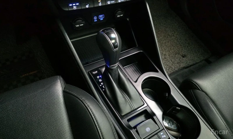 Hyundai Tucson, снимка 9 - Автомобили и джипове - 52908431