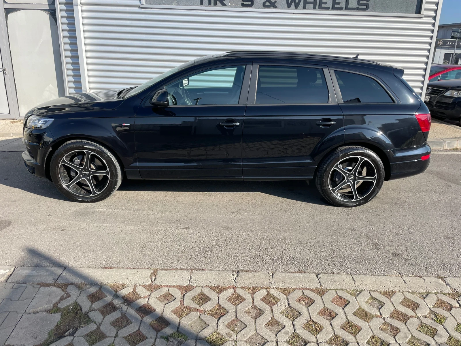 Audi Q7 Facelift+ Full Led+ 7места+ Панорама+ Подгрев - изображение 2