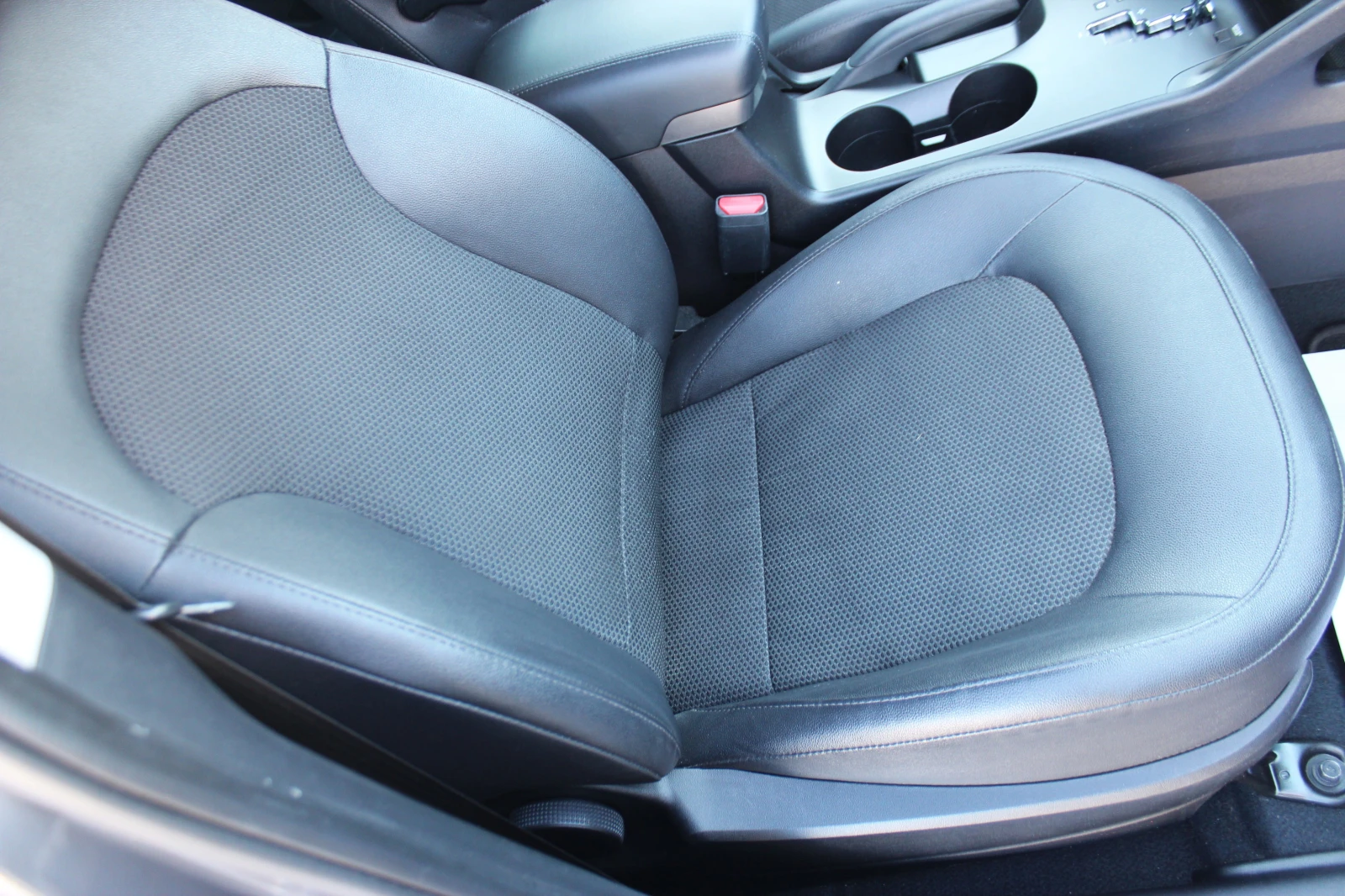 Hyundai IX35 2.0 crdi 136к.с. 4x4 AВТОМАТ, ПАНОРАМА, КОЖА | Mobile.bg — изображение 16