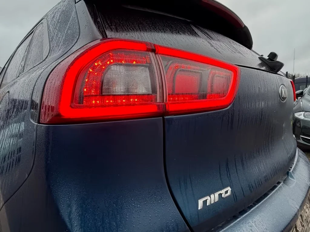 Kia Niro 1.6  Plyg in Hybrid 141ps - изображение 7