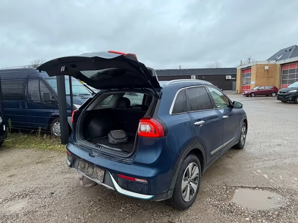 Kia Niro 1.6  Plyg in Hybrid 141ps - изображение 4