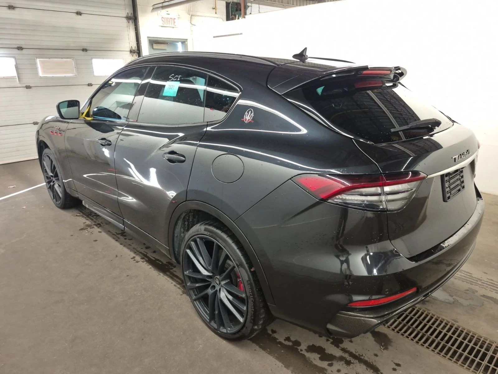 Maserati Levante * GTS * CARFAX * PANO * 2 КЛЮЧА - изображение 4