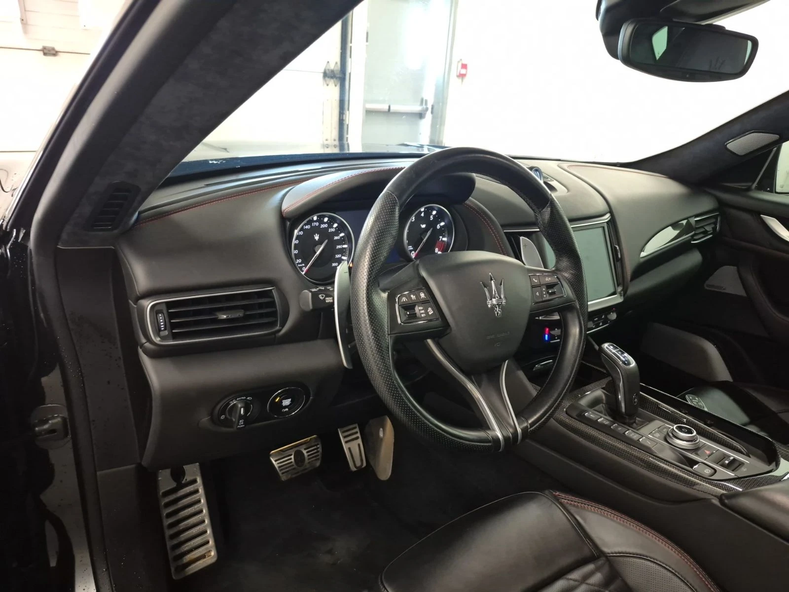 Maserati Levante * GTS * CARFAX * PANO * 2 КЛЮЧА - изображение 9