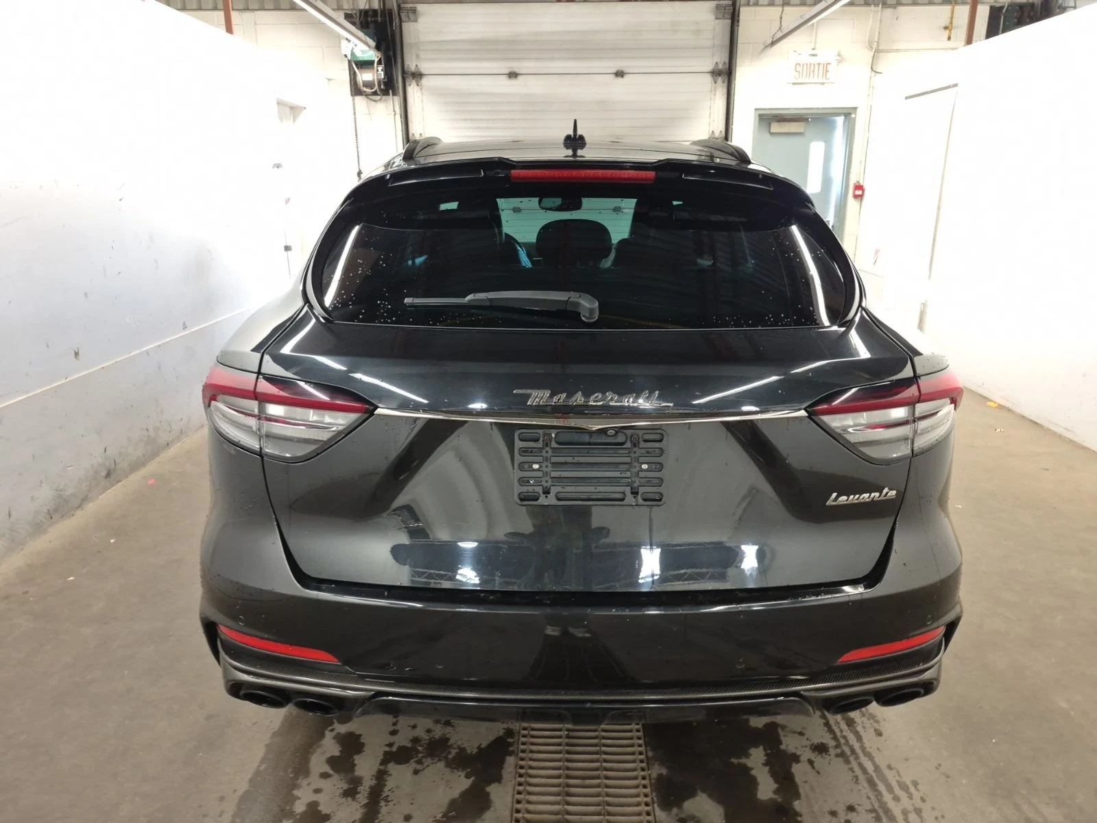 Maserati Levante * GTS * CARFAX * PANO * 2 КЛЮЧА - изображение 6