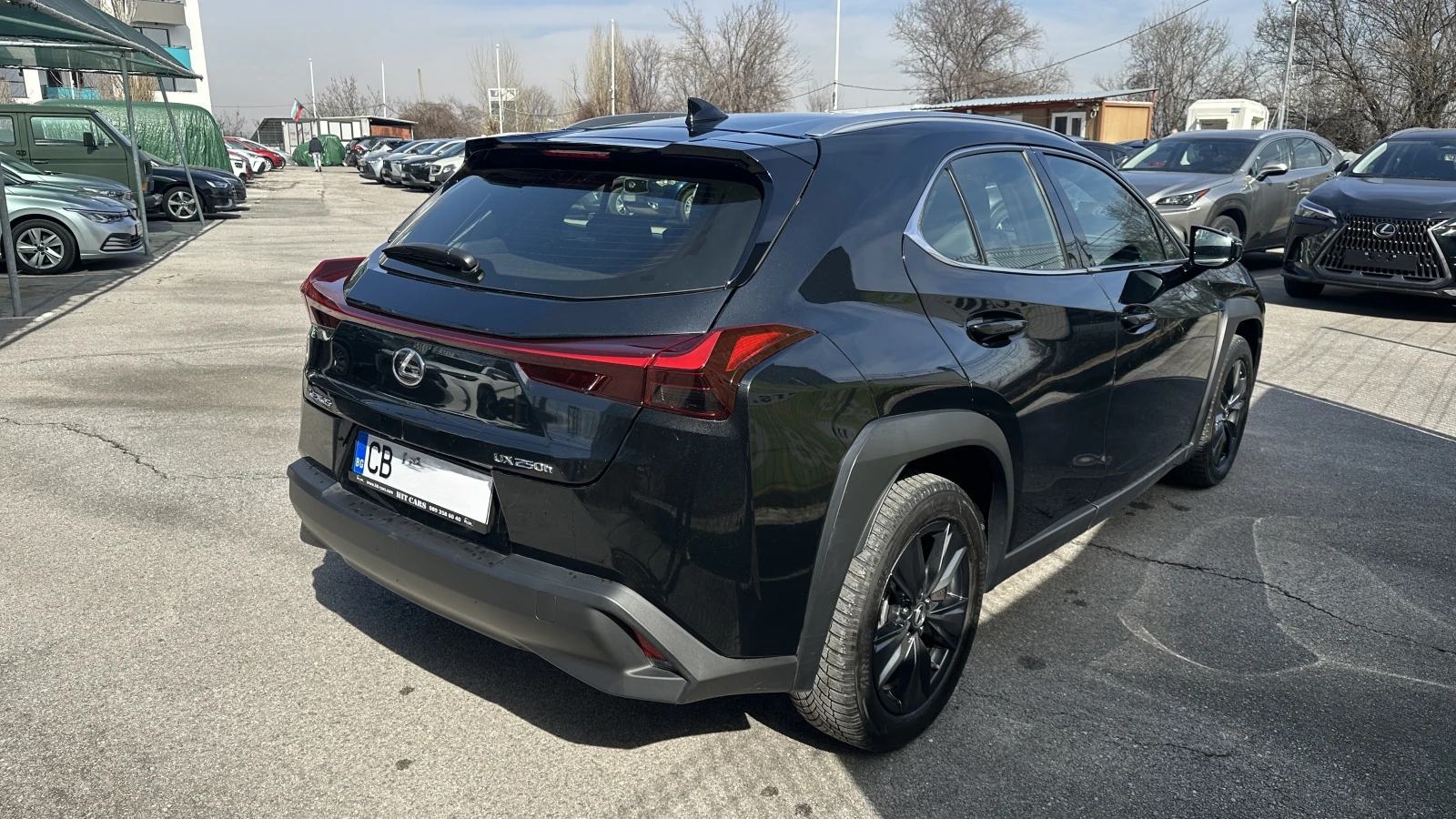 Lexus UX 250h Face Lift 2023 2.0 Hybrid в Гаранция - изображение 6