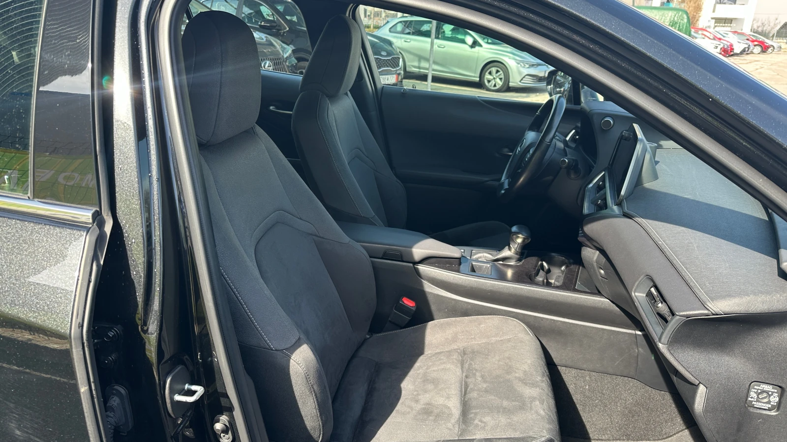 Lexus UX 250h Face Lift 2023 2.0 Hybrid � �������� | Mobile.bg � ����������� 11