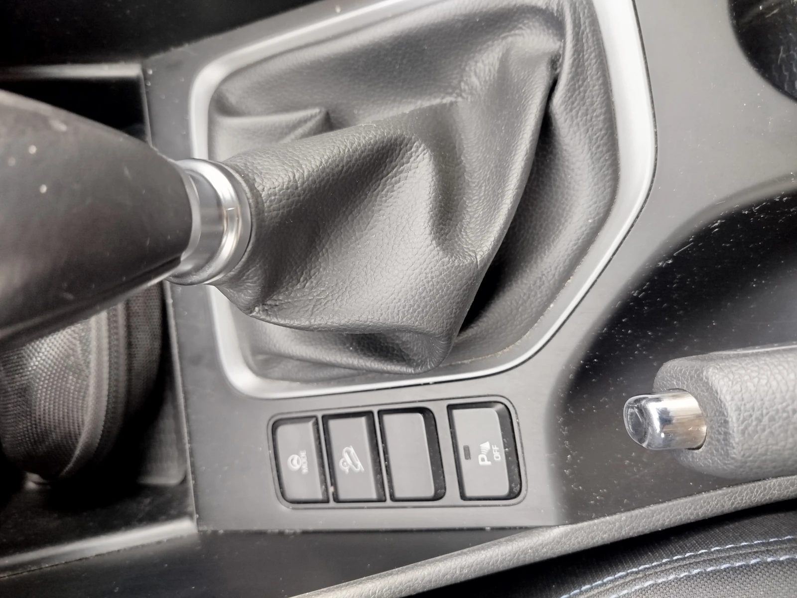 Hyundai Tucson 1, 6, снимка 7 - Автомобили и джипове - 53903688