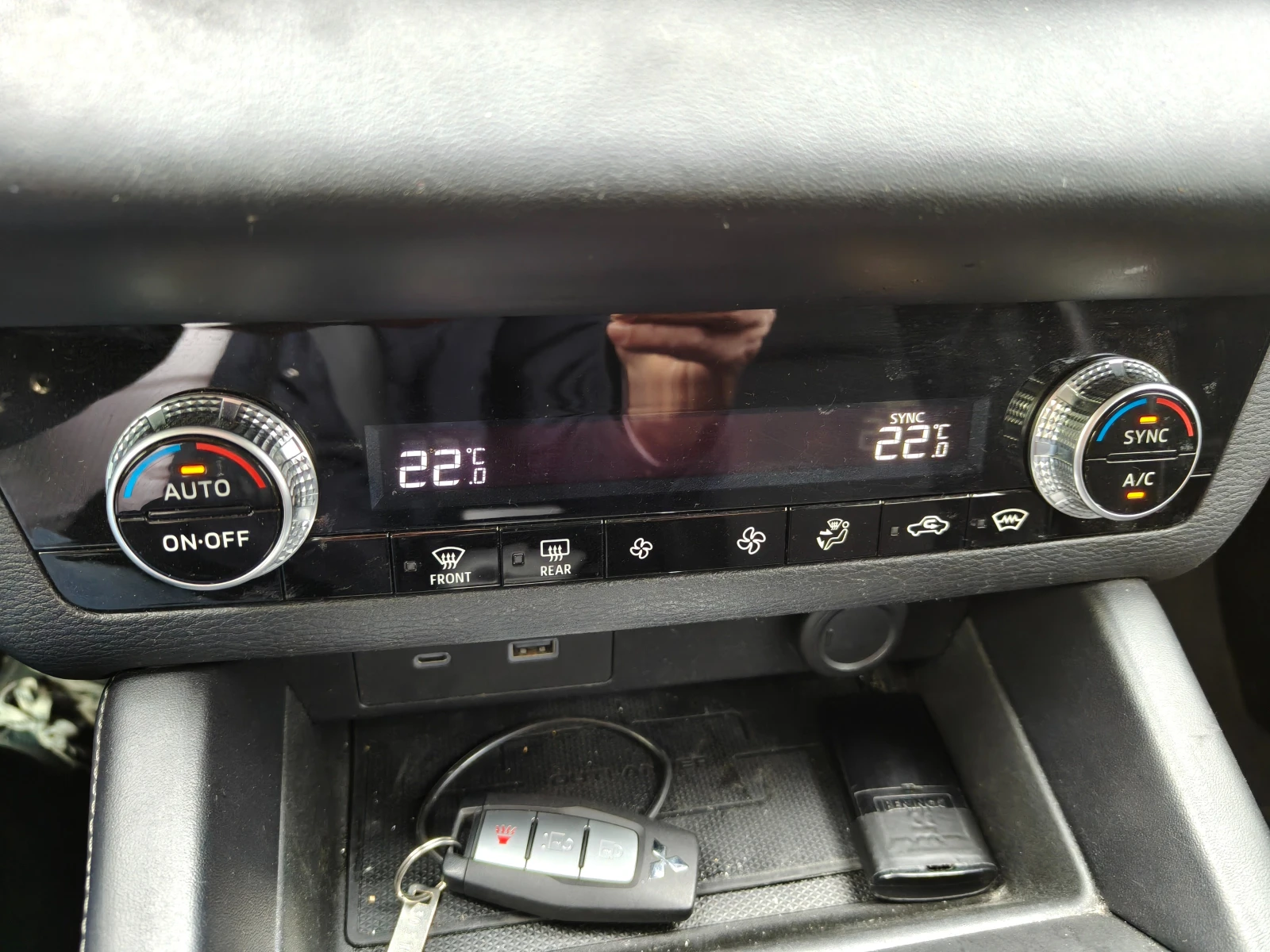 Mitsubishi Outlander, снимка 7 - Автомобили и джипове - 54044574