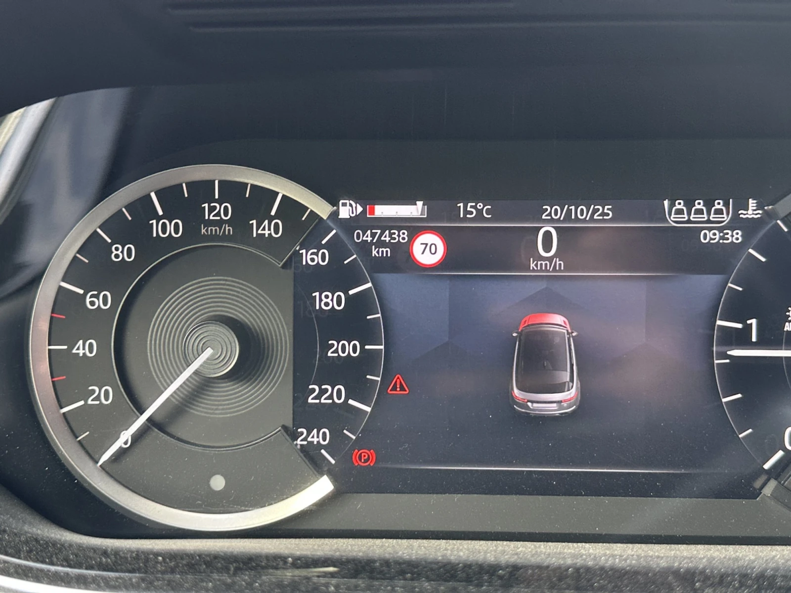 Land Rover Range Rover Evoque 2.0 TD4 R-Dynamic, снимка 8 - Автомобили и джипове - 54043819