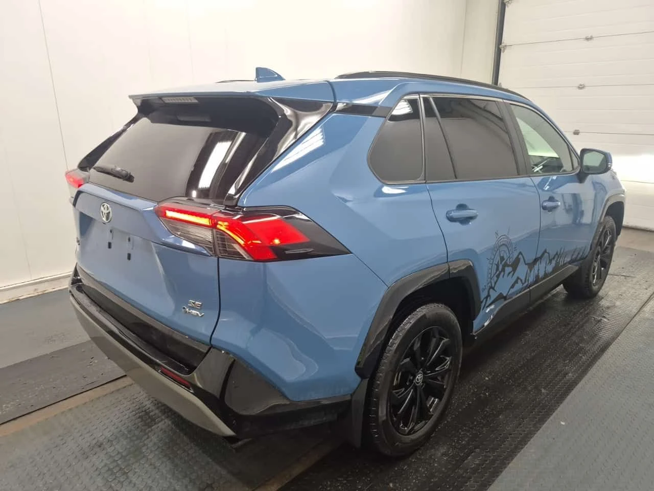 Toyota Rav4 HYBRID SE / CAMERA / DISTRONIC / ПОДГРЕВИ , снимка 3 - Автомобили и джипове - 54072326
