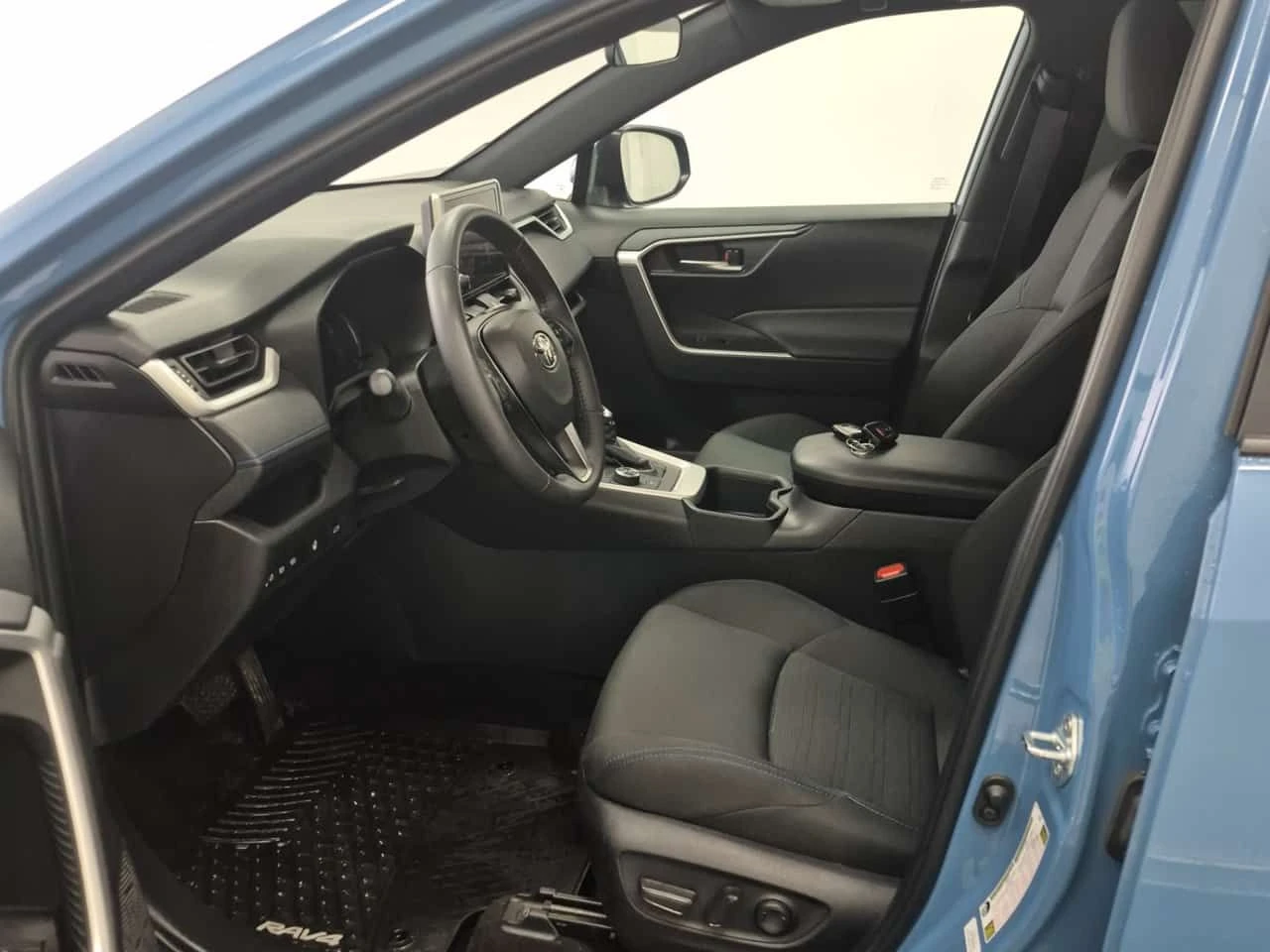 Toyota Rav4 HYBRID SE / CAMERA / DISTRONIC / ПОДГРЕВИ , снимка 5 - Автомобили и джипове - 54072326