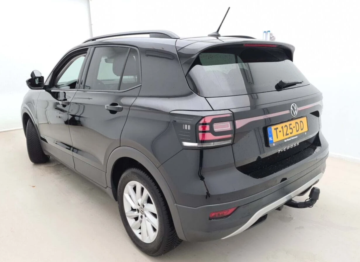 VW T-Cross, снимка 4 - Автомобили и джипове - 54455842