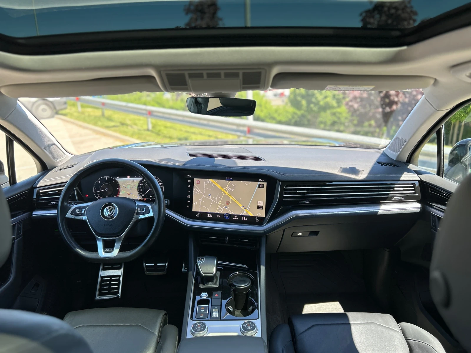 VW Touareg Rline* Black Edition, снимка 11 - Автомобили и джипове - 54566215