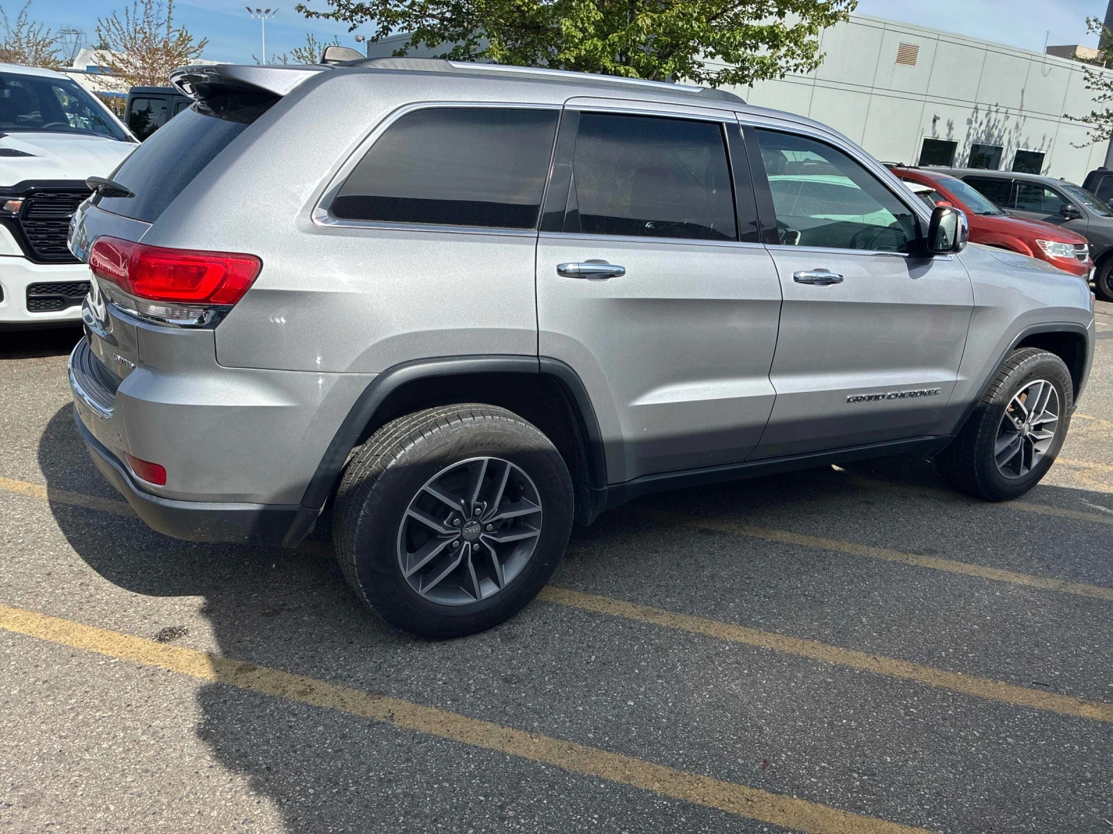 Jeep Grand cherokee LIMITED V6 * AWD * CARFAX * АВТО КРЕДИТ * , снимка 3 - Автомобили и джипове - 54669295