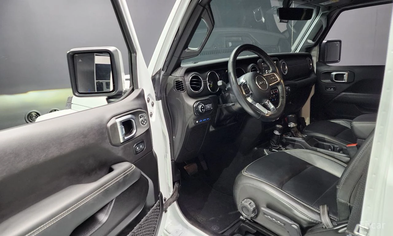 Jeep Grand cherokee OVERLAND* 2.0* ПОДГРЕВ* КАМЕРА* МЪРТВА* ТОЧКА* , снимка 5 - Автомобили и джипове - 54730627