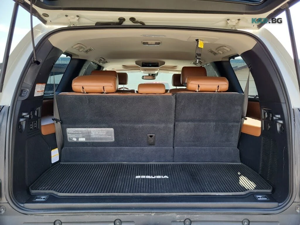 Toyota Sequoia Platinium *  AвтоКредит * (ЦЕНА ДО БГ), снимка 13 - Автомобили и джипове - 54794662