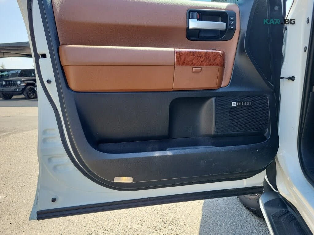 Toyota Sequoia Platinium *  AвтоКредит * (ЦЕНА ДО БГ), снимка 14 - Автомобили и джипове - 54794662