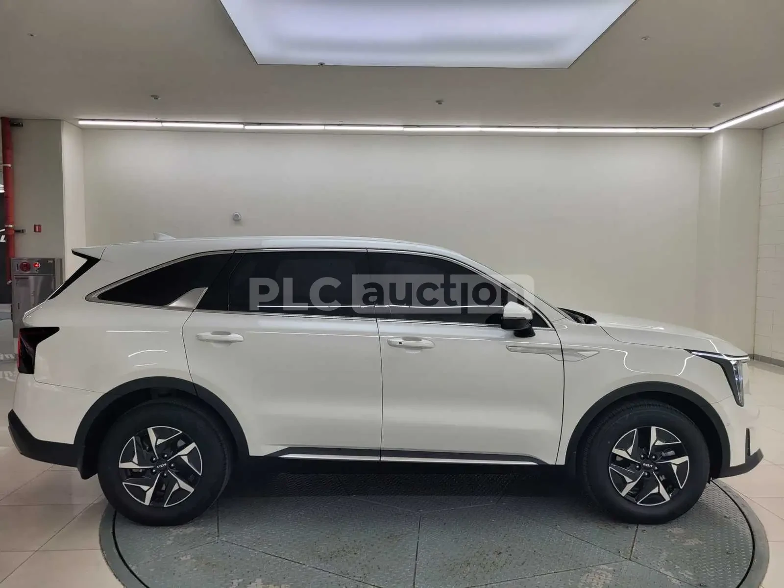 Kia Sorento Hybrid| КАМЕРА| ОБДУХ| DISTRONIC| ВКЛ.ТЕХНОТЕСТ, снимка 3 - Автомобили и джипове - 54848348
