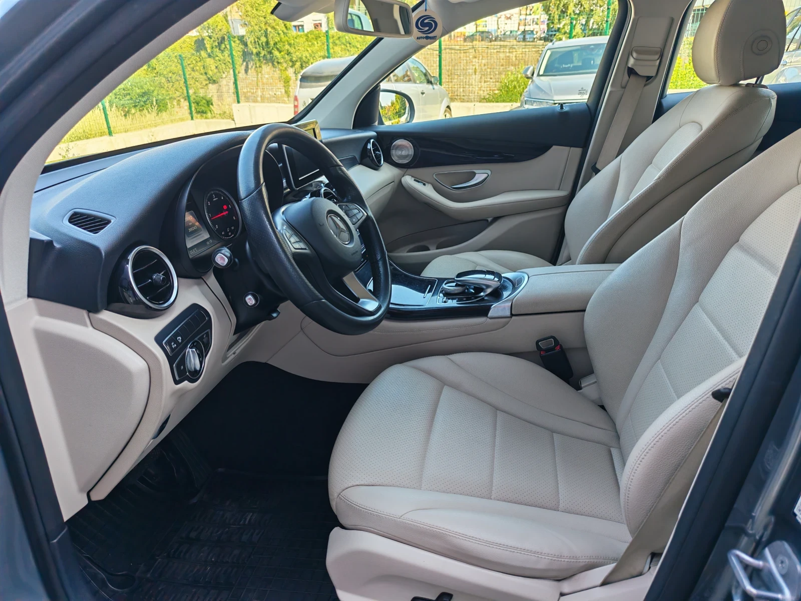 Mercedes-Benz GLC Coupe COUPE, 4MATIC, AMG, 9G, AIRMATIC , снимка 9 - Автомобили и джипове - 55418294
