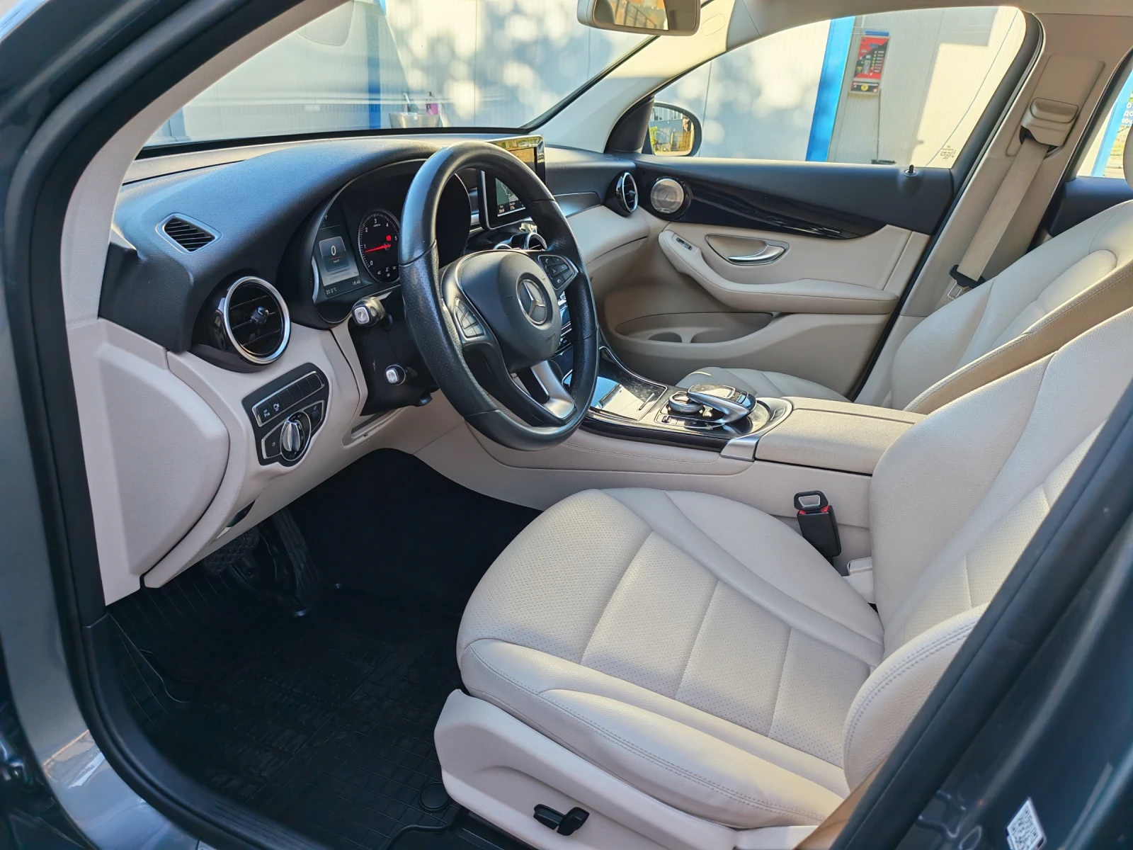 Mercedes-Benz GLC 250 COUPE, 4MATIC, AMG, 9G, AIRMATIC , снимка 8 - Автомобили и джипове - 55156649
