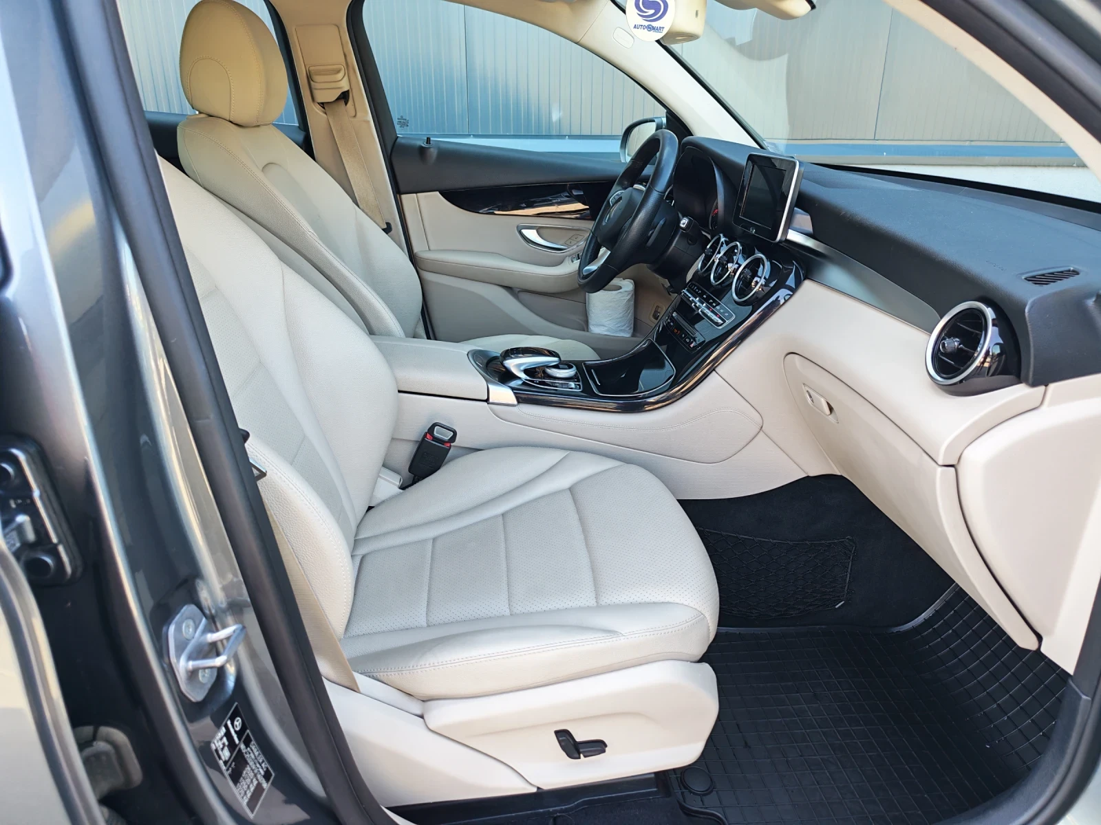 Mercedes-Benz GLC Coupe COUPE, 4MATIC, AMG, 9G, AIRMATIC , снимка 12 - Автомобили и джипове - 55418294