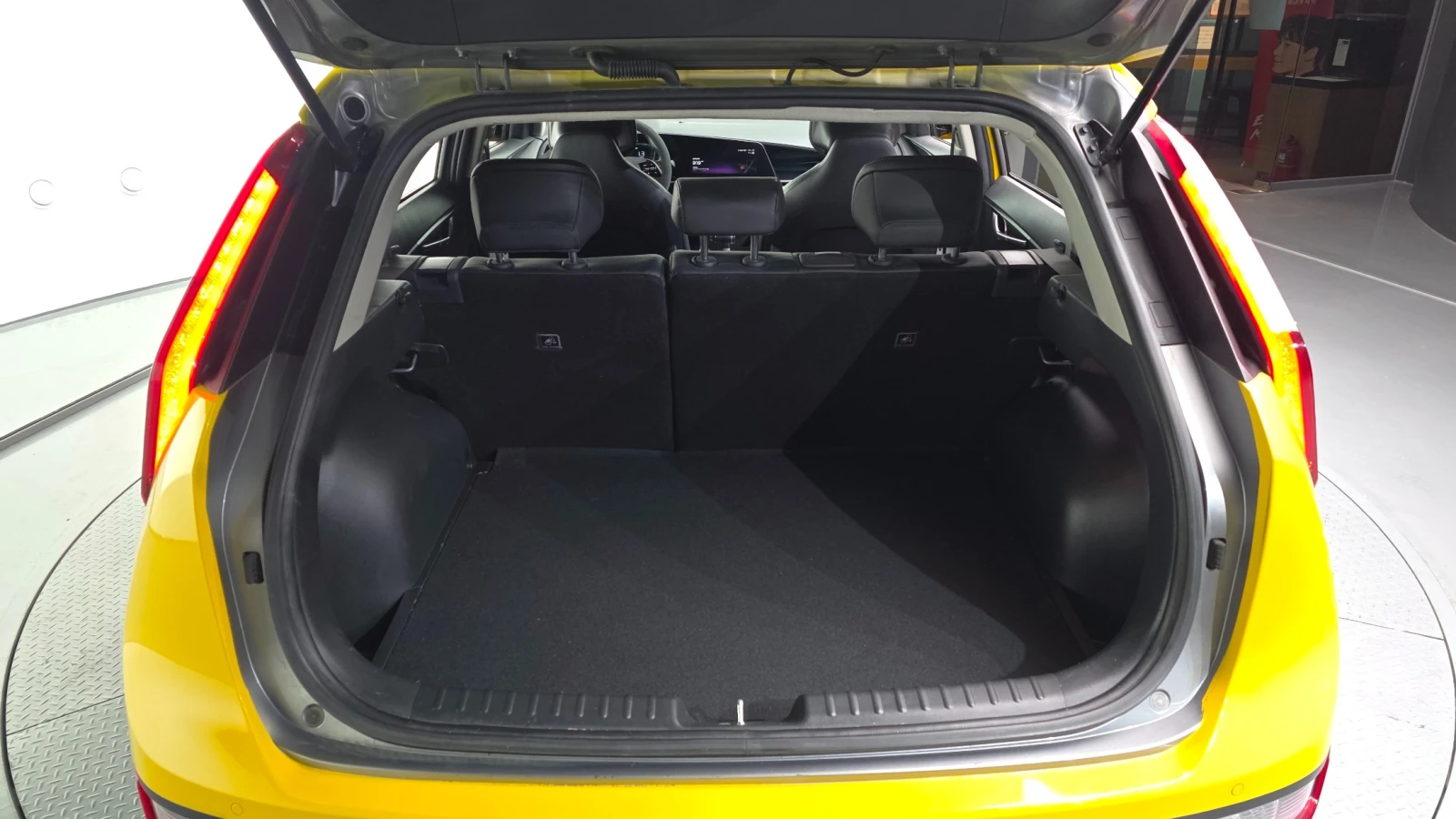 Kia Niro Prestige, снимка 5 - Автомобили и джипове - 56080510
