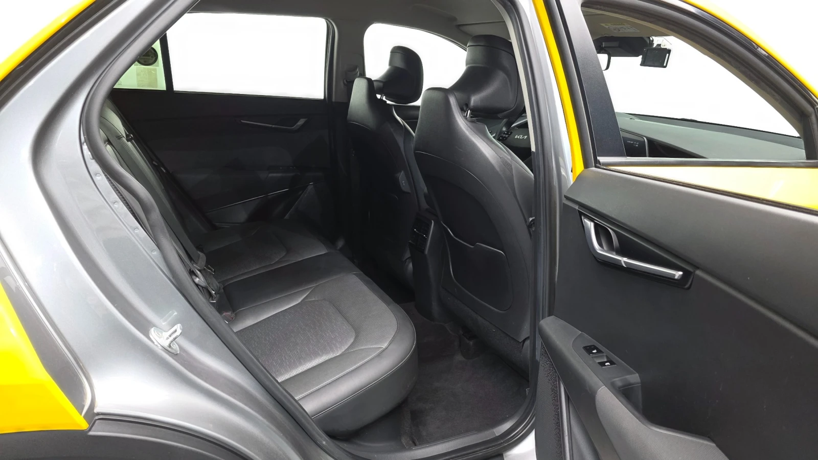 Kia Niro Prestige, снимка 13 - Автомобили и джипове - 56080510
