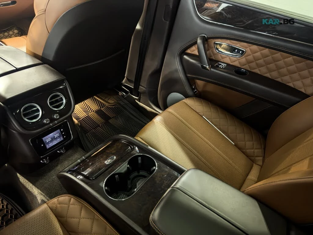 Bentley Bentayga HUD * 360 * Обдухване * АвтоКредит * (ЦЕНА ДО БГ), снимка 17 - Автомобили и джипове - 56126652
