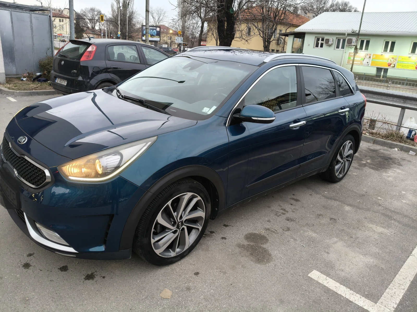 Kia Niro, снимка 2 - Автомобили и джипове - 56455455