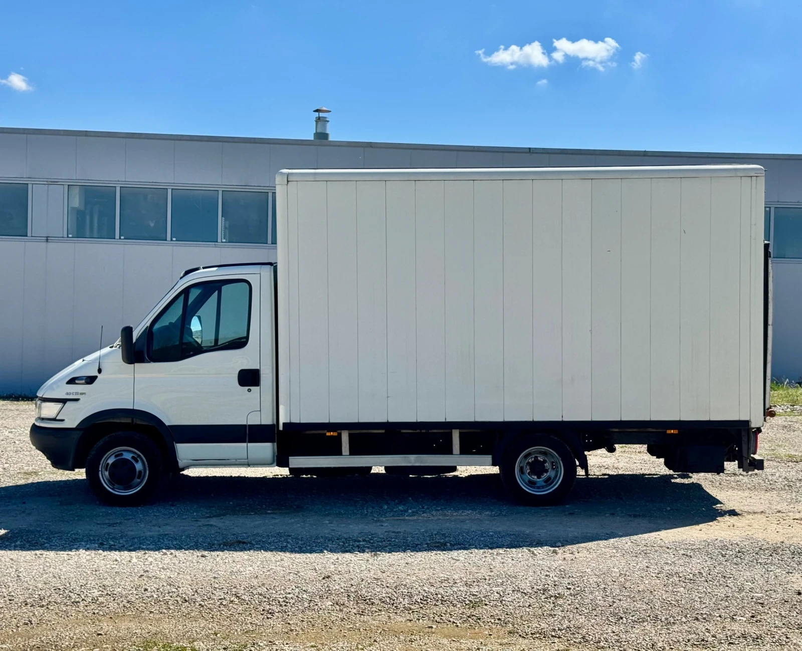 Iveco Daily ПАДАЩ БОРД* СТРАНИЧНА ВРАТА* СЕРВИЗНА ИСТОРИЯ, снимка 4 - Бусове и автобуси - 56104688
