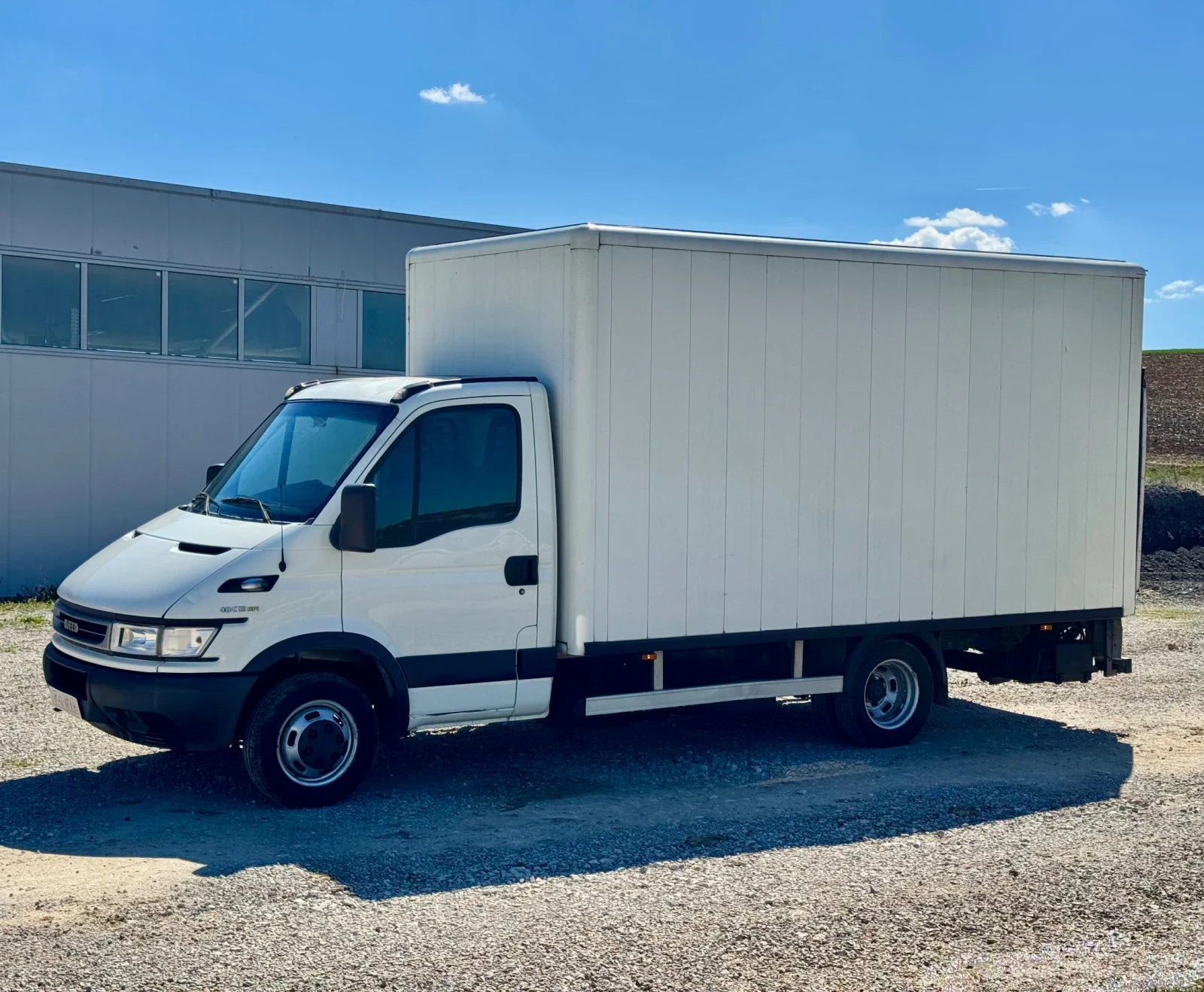 Iveco Daily ПАДАЩ БОРД* СТРАНИЧНА ВРАТА* СЕРВИЗНА ИСТОРИЯ, снимка 3 - Бусове и автобуси - 56104688