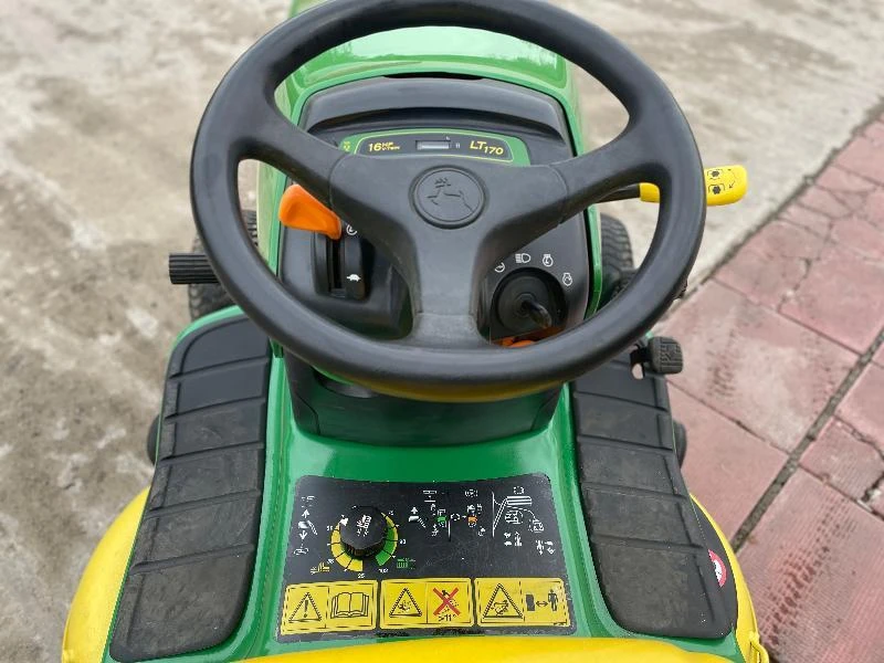 Трактор John Deere LT170 КОСАЧКА, снимка 2 - Селскостопанска техника - 47108336