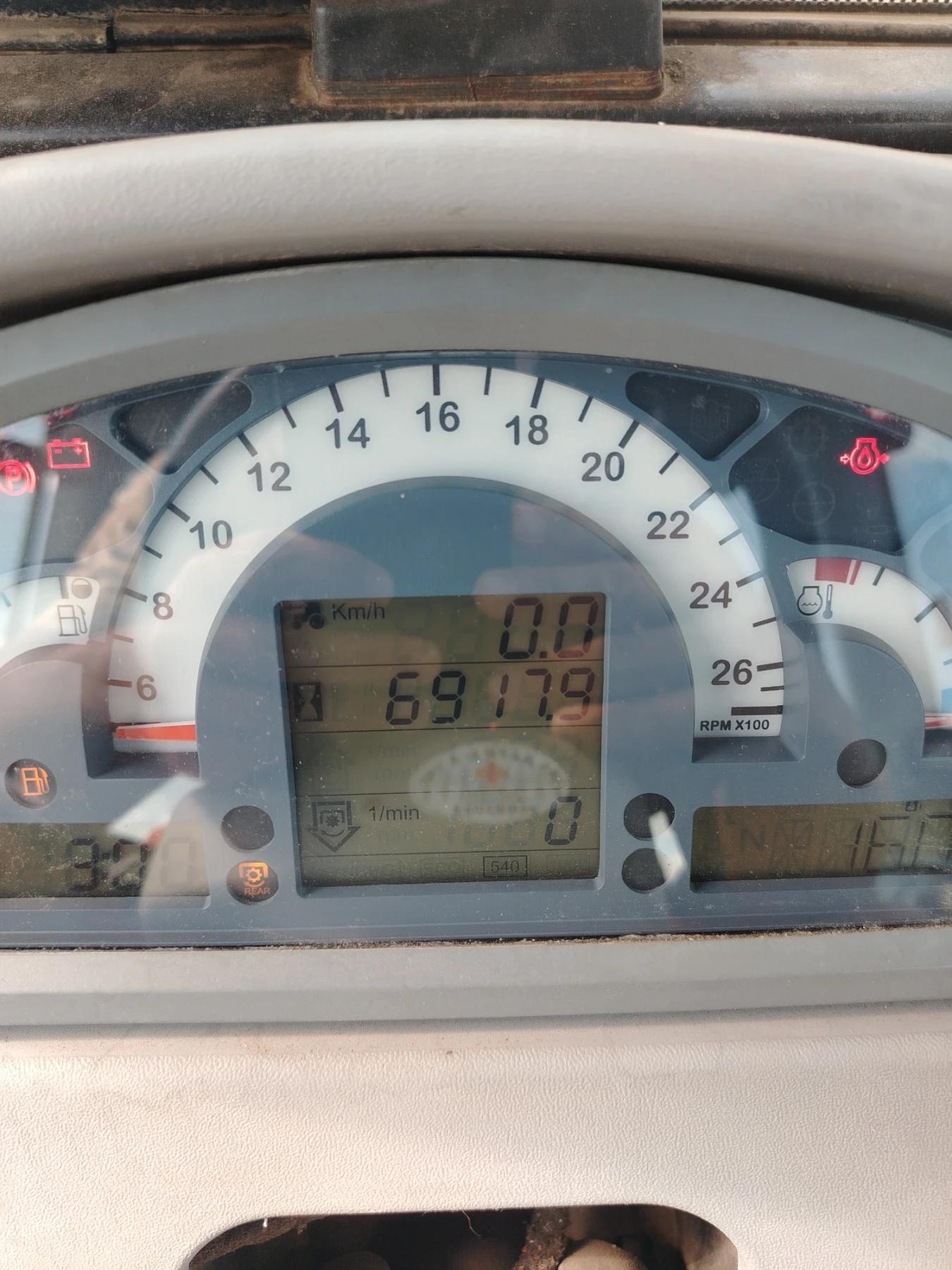 Трактор Deutz-Fahr  Agrofarm 420 - изображение 2