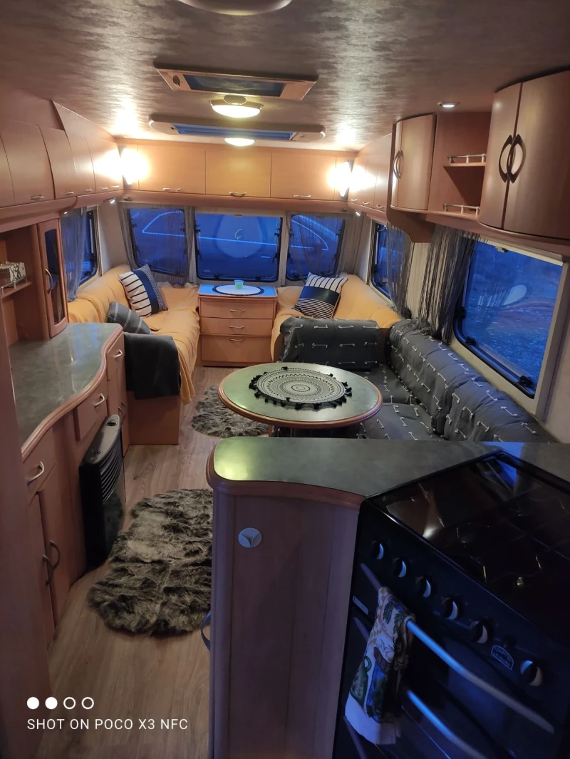 Каравана Други Луната Делта 630, снимка 6 - Каравани и кемпери - 53485111