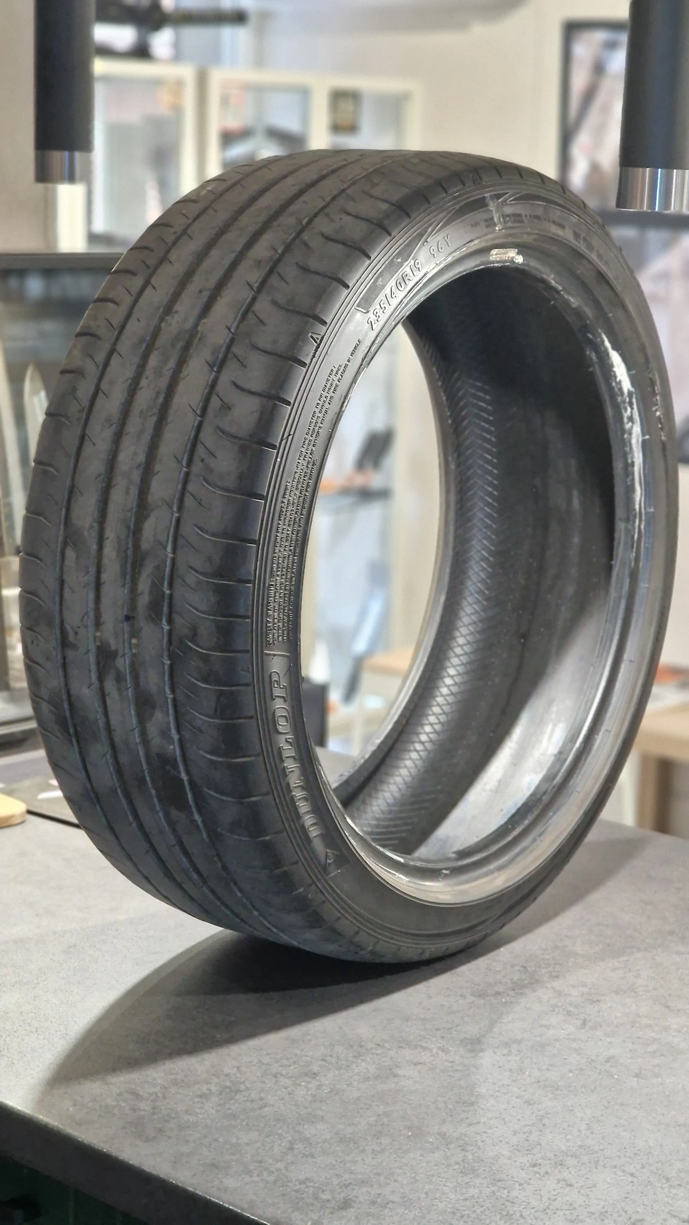 Гуми Летни 235/40R19