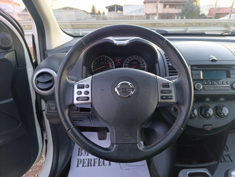 Nissan Note Face 1.6i-16v Бензин, снимка 11 - Автомобили и джипове - 48092700