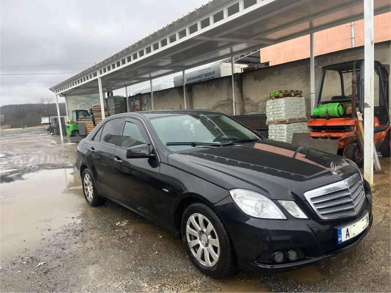 Mercedes-Benz E 220, снимка 4 - Автомобили и джипове - 48465526