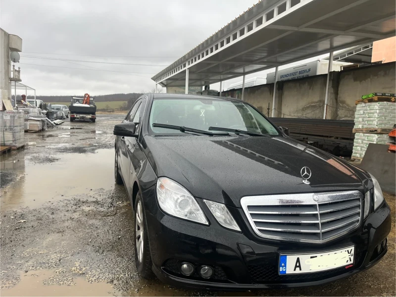 Mercedes-Benz E 220, снимка 1 - Автомобили и джипове - 48465526