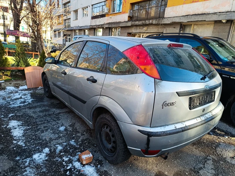 Ford Focus 1.4 бензин, снимка 4 - Автомобили и джипове - 48670019