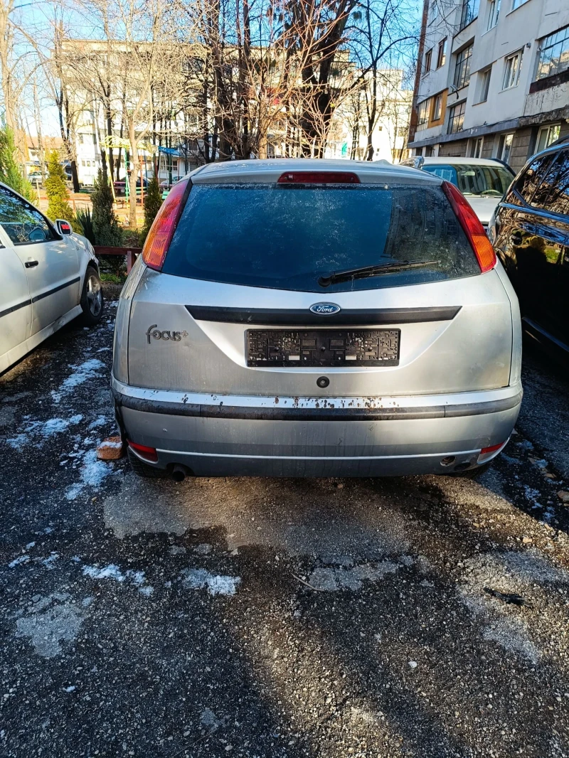 Ford Focus 1.4 бензин, снимка 3 - Автомобили и джипове - 48670019