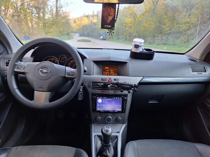 Opel Astra 1.7 CDTI , снимка 15 - Автомобили и джипове - 52472002