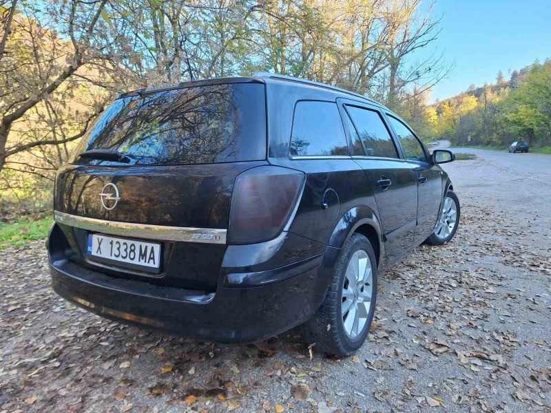 Opel Astra 1.7 CDTI , снимка 5 - Автомобили и джипове - 52472002