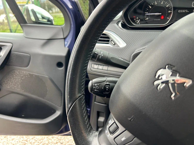 Peugeot 208 STYLE, снимка 9 - Автомобили и джипове - 52595213