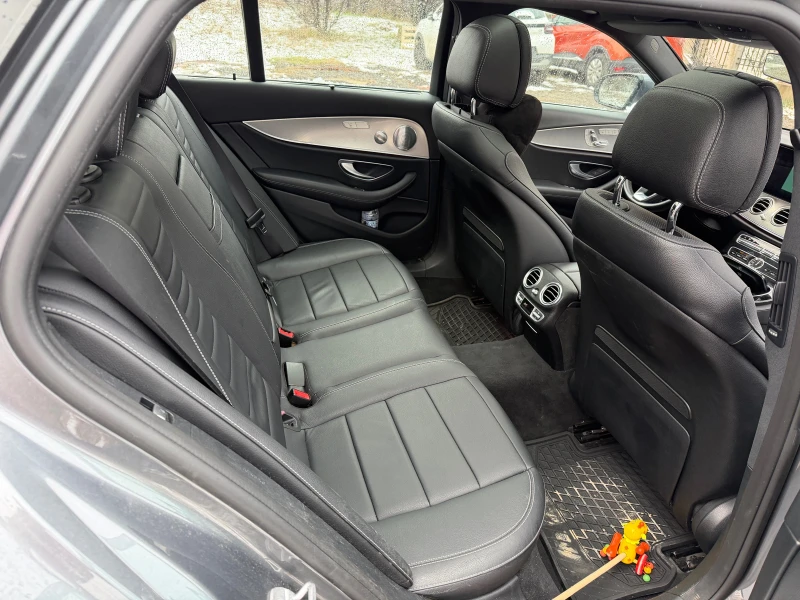 Mercedes-Benz E 220, снимка 5 - Автомобили и джипове - 52903484