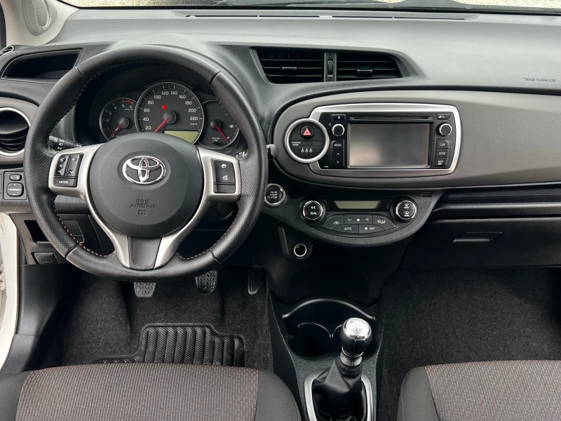 Toyota Yaris 1.4 D4D / euro 5b / navi / camera / start-stop, снимка 7 - Автомобили и джипове - 53055824