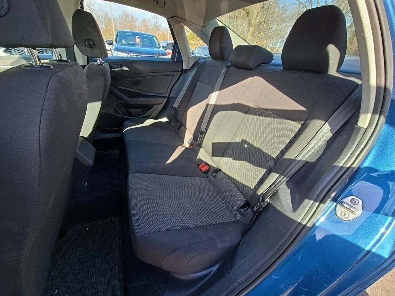 VW Jetta, снимка 13 - Автомобили и джипове - 53154019