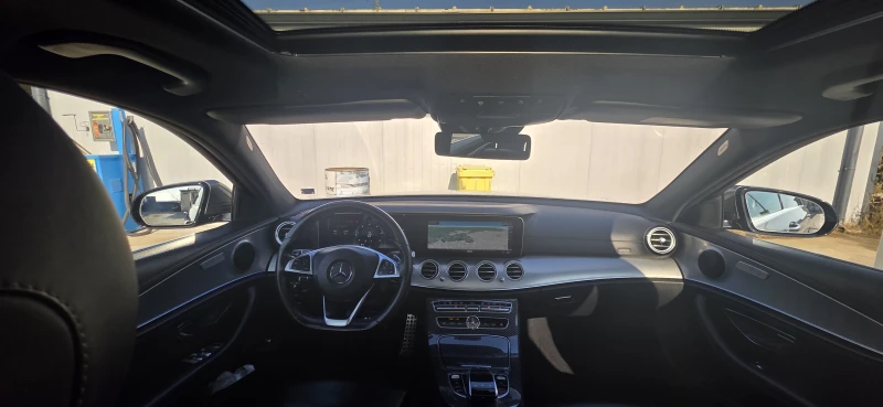 Mercedes-Benz E 220 AMG, снимка 10 - Автомобили и джипове - 53292440