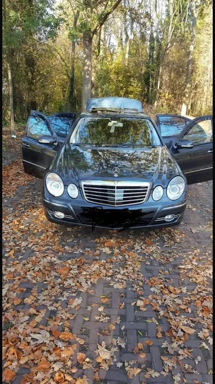 Mercedes-Benz E 320, снимка 1 - Автомобили и джипове - 48503613